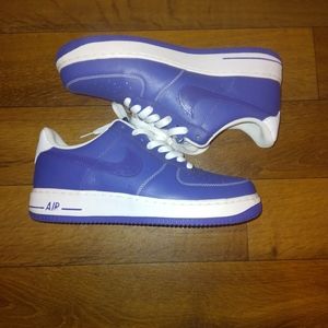 NIKE AIR FORCE 1